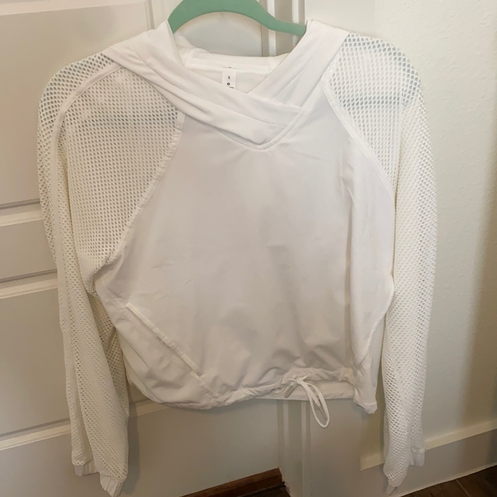 WHITE LULULEMON HOODIE